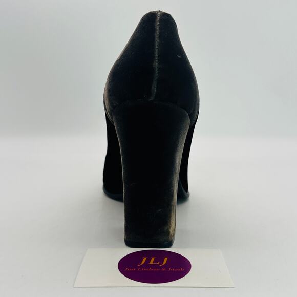 *SINGLE * AMPUTEE* Prada Women's Vintage Black Velvet Pump Heel Size 38 - Picture 5 of 8